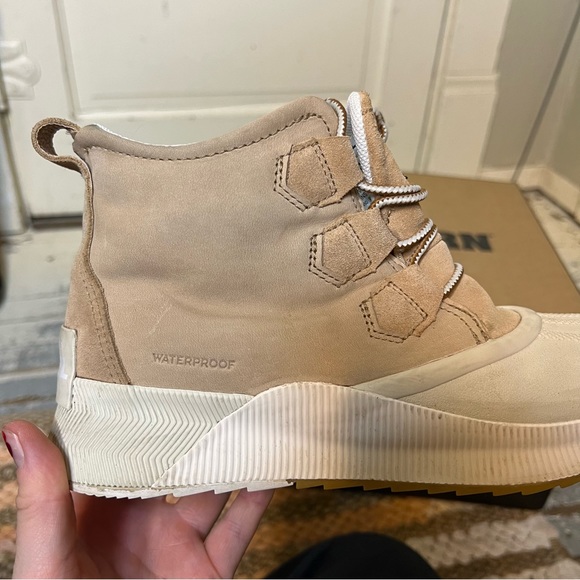 Sorel Out n About waterproof boots - Picture 6 of 7